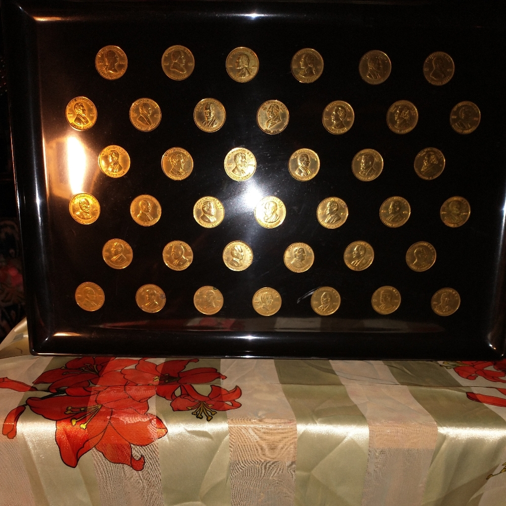 SPECTACULAR VINTAGE COUROC  TRAY